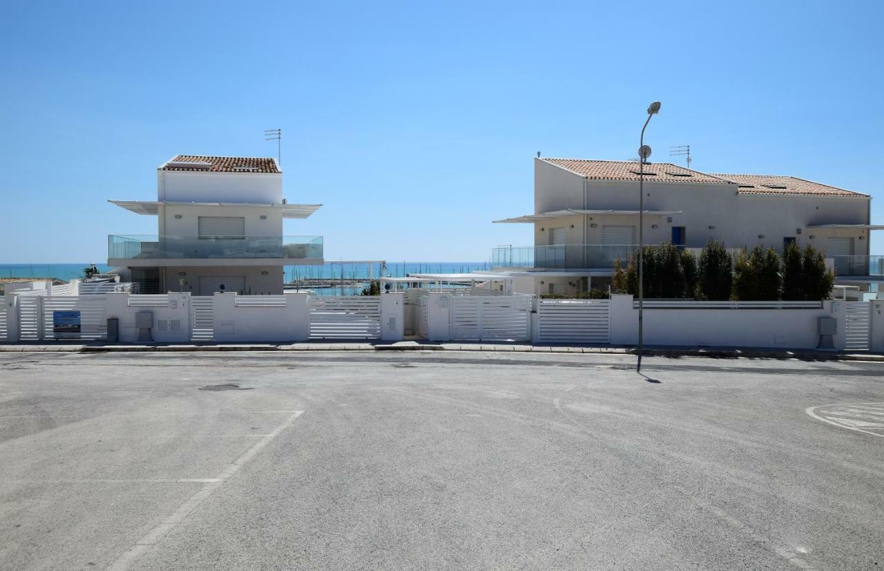 Delposto Marina Di Ragusa Prl Екстериор снимка
