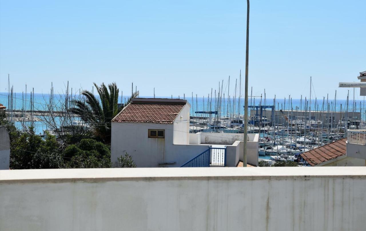 Delposto Marina Di Ragusa Prl Екстериор снимка