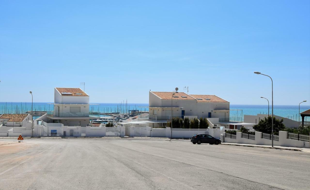 Delposto Marina Di Ragusa Prl Екстериор снимка